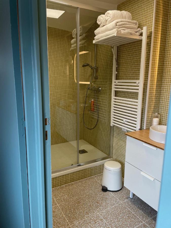 Au Coeur Du Vieux Toulon Au Calme Appartement Renove Climatise Confortable Etage Eleve Avec Ascenseur Proche Parking Et Toutes Commodites Экстерьер фото