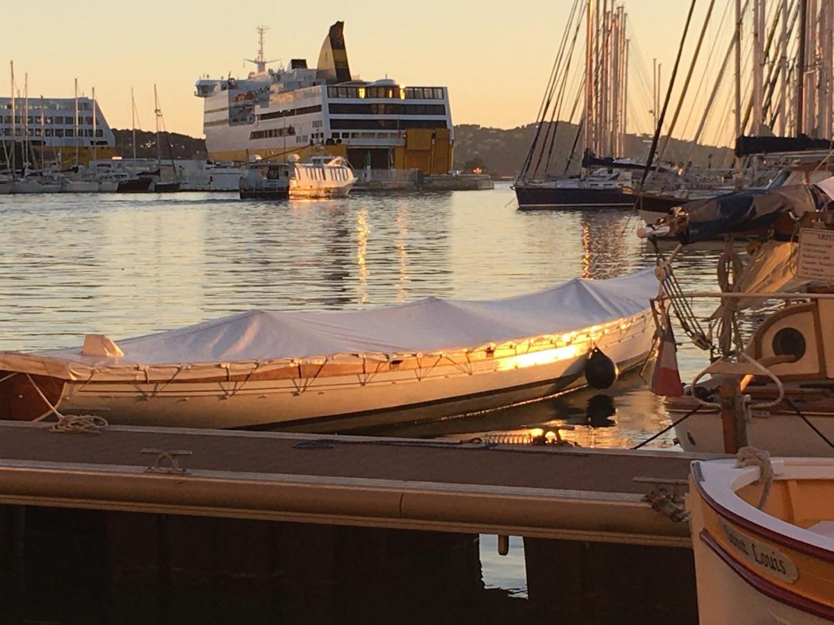 Au Coeur Du Vieux Toulon Au Calme Appartement Renove Climatise Confortable Etage Eleve Avec Ascenseur Proche Parking Et Toutes Commodites Экстерьер фото