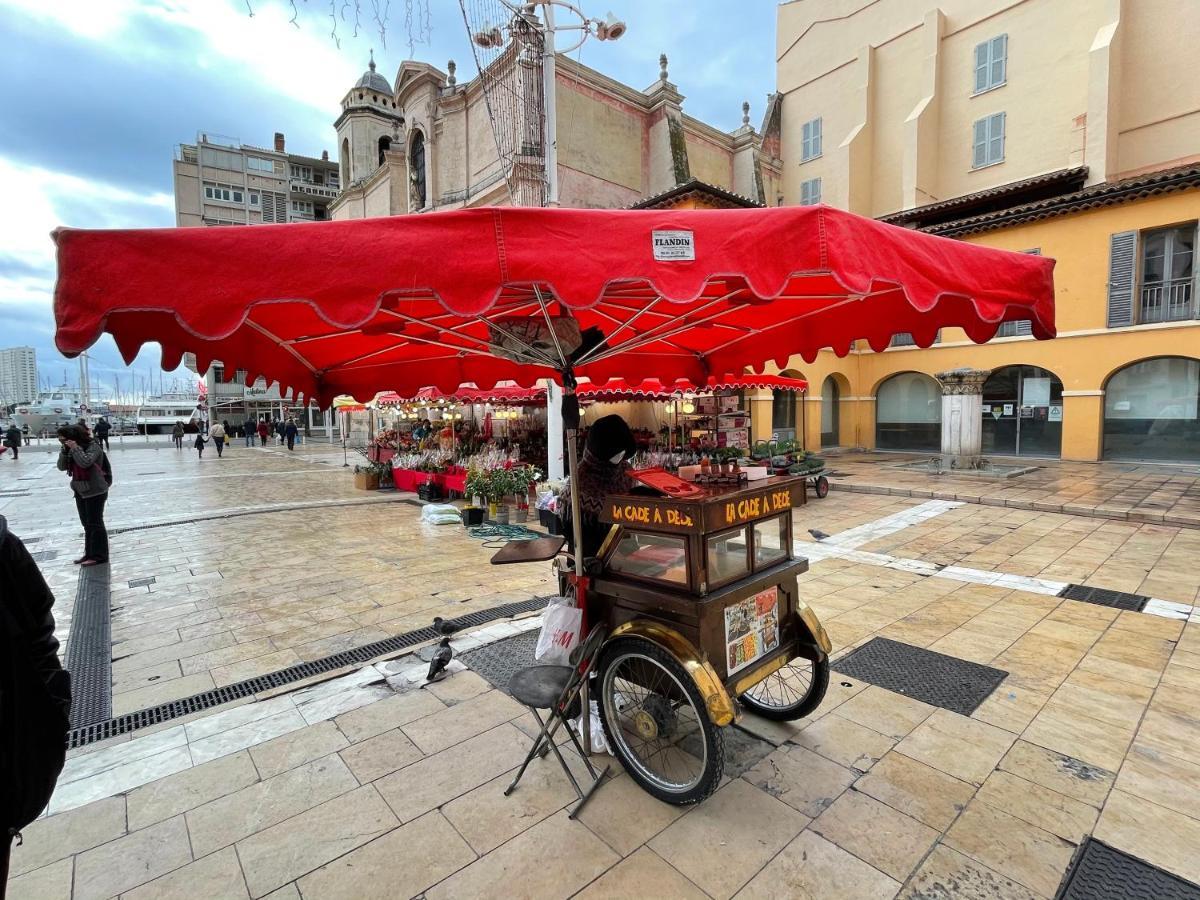 Au Coeur Du Vieux Toulon Au Calme Appartement Renove Climatise Confortable Etage Eleve Avec Ascenseur Proche Parking Et Toutes Commodites Экстерьер фото