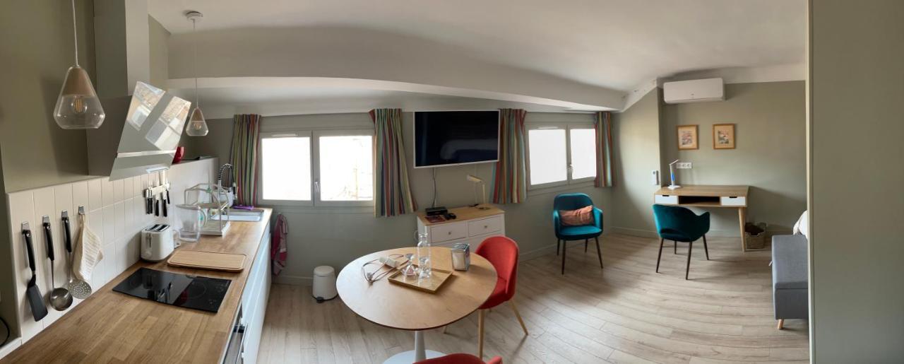 Au Coeur Du Vieux Toulon Au Calme Appartement Renove Climatise Confortable Etage Eleve Avec Ascenseur Proche Parking Et Toutes Commodites Экстерьер фото