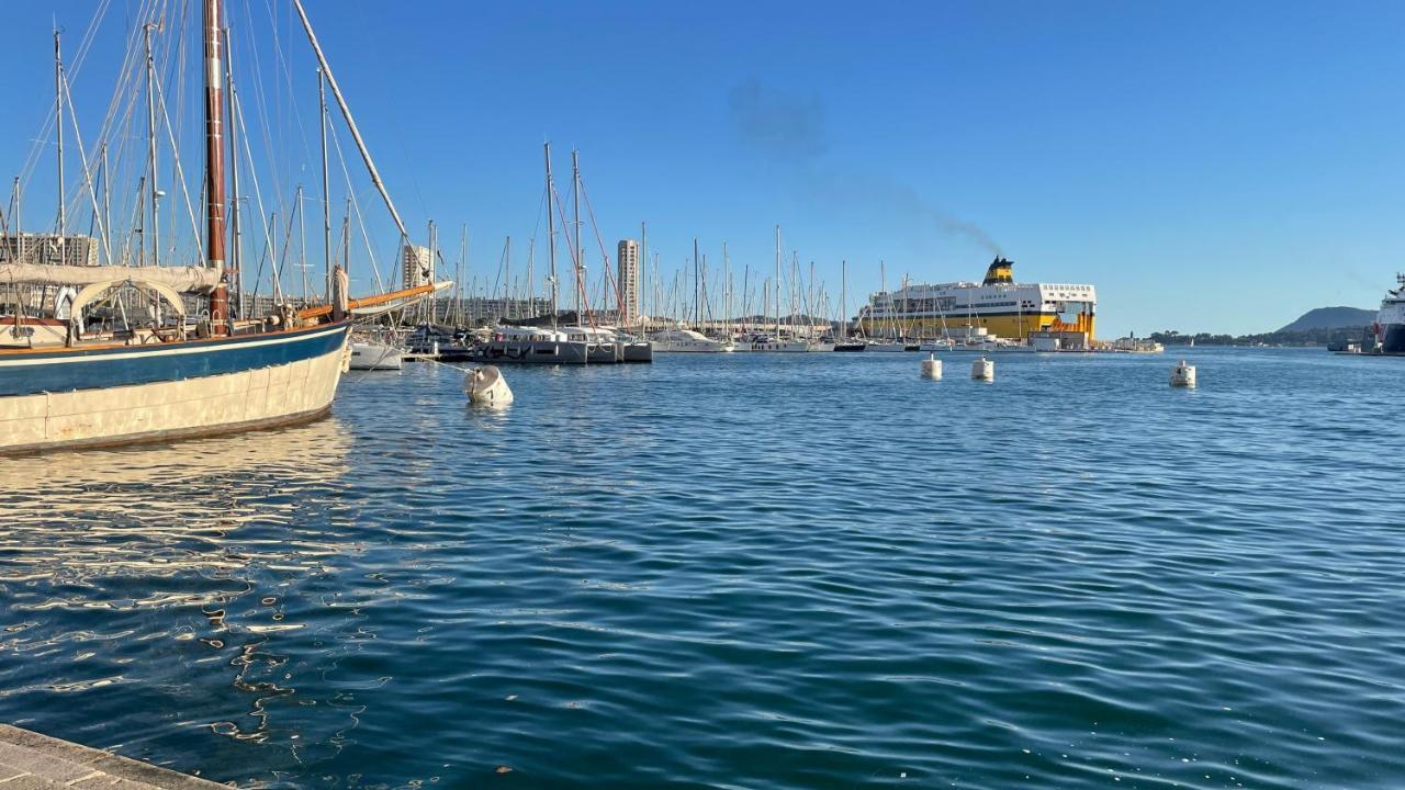 Au Coeur Du Vieux Toulon Au Calme Appartement Renove Climatise Confortable Etage Eleve Avec Ascenseur Proche Parking Et Toutes Commodites Экстерьер фото